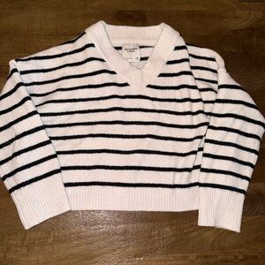Abercrombie & Fitch Women's V-Neck Sweater - Black and Cream Stripes